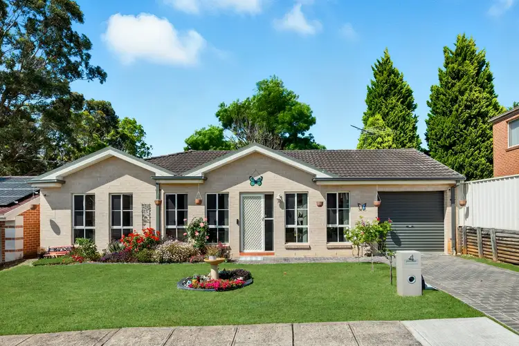 4 Windeyer Place, St Helens Park NSW 2560