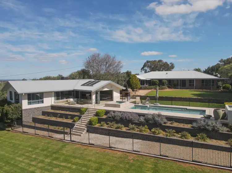 42 Heraghty Road, Parkes NSW 2870