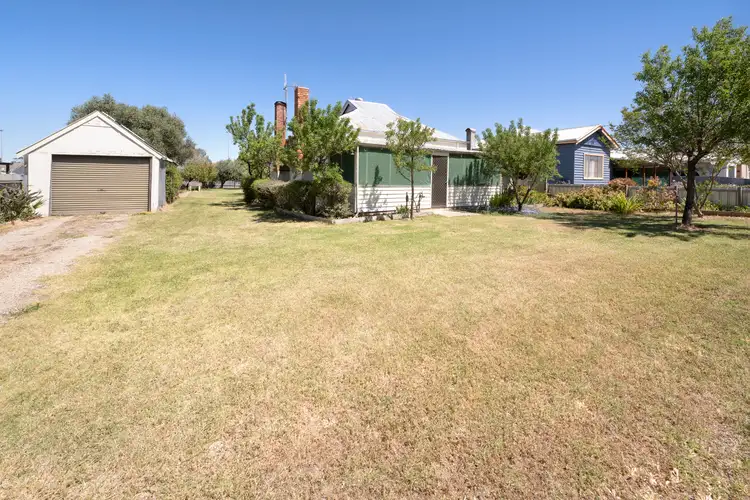 11 Boga Street, Lake Boga VIC 3584