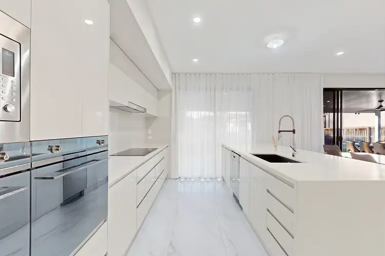 190 Beddoes Street, Holland Park QLD 4121