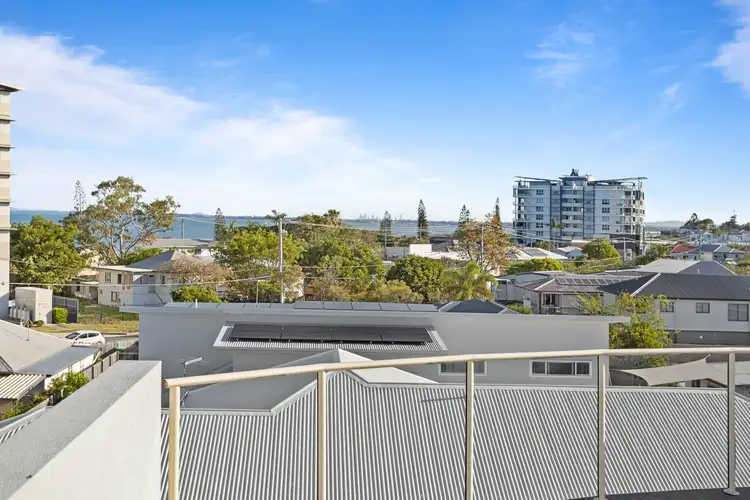 8/22 Robert Street, Clontarf QLD 4019