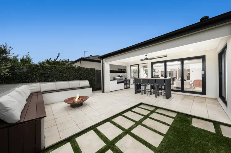 Second view of Homely house listing, 16 Stonemasons Way, Mernda VIC 3754