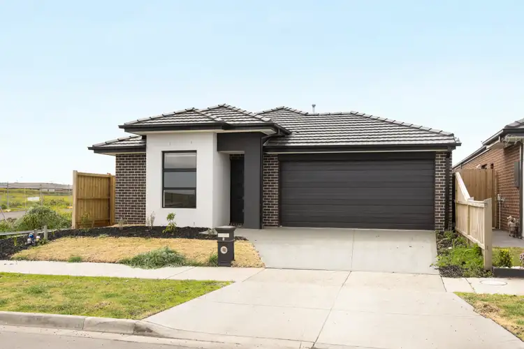 Second view of Homely house listing, 5 Balmore Street, Beveridge VIC 3753