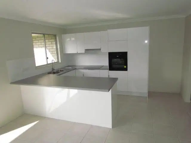 Third view of Homely house listing, 5 Parrey Court, Rothwell QLD 4022