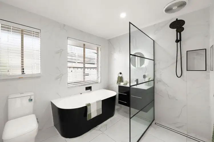 18 Woodworth Court, Roxburgh Park VIC 3064