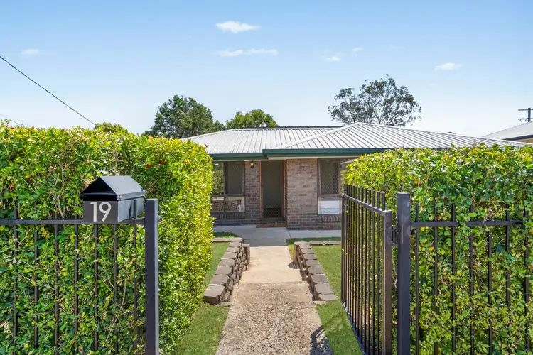 19 Kingsley Street, Walloon QLD 4306