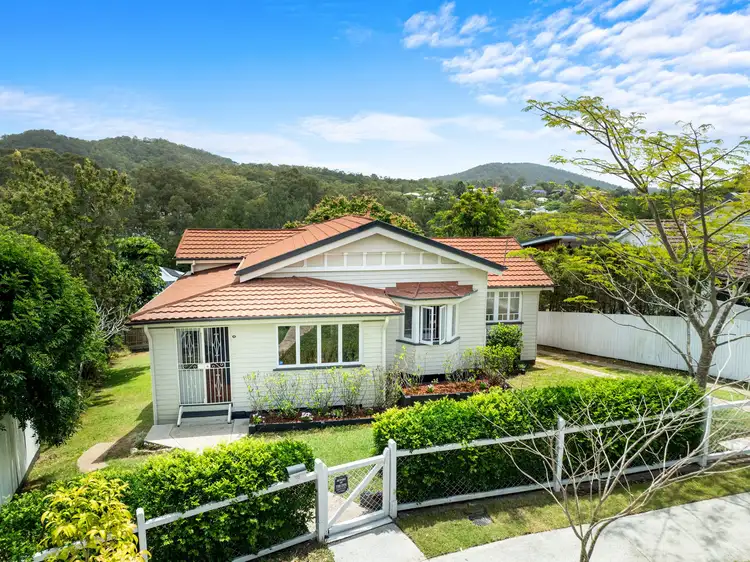 16 Cecil Road, Bardon QLD 4065