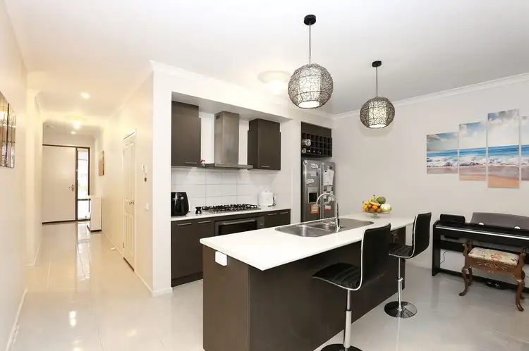 Second view of Homely house listing, 5 Yumbarra Parade, Wollert VIC 3750