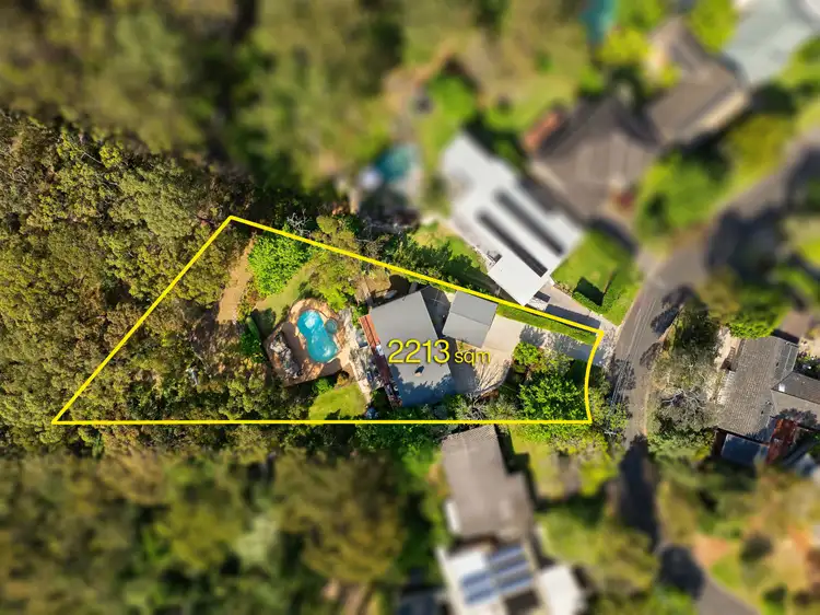 19 Koonawarra Avenue