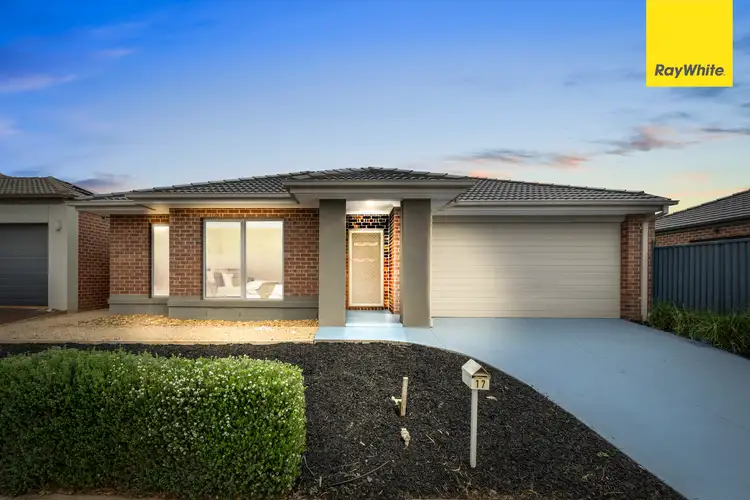 17 Pinnibar Way, Weir Views VIC 3338