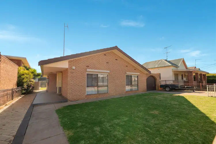 98 Currajong Street, Parkes NSW 2870