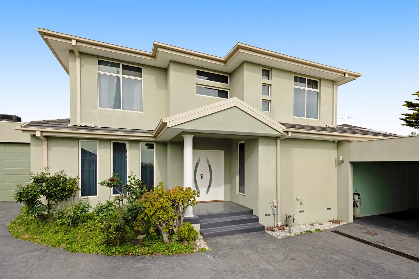 Main view of Homely townhouse listing, 2/36 Roberts Street, Glen Waverley VIC 3150