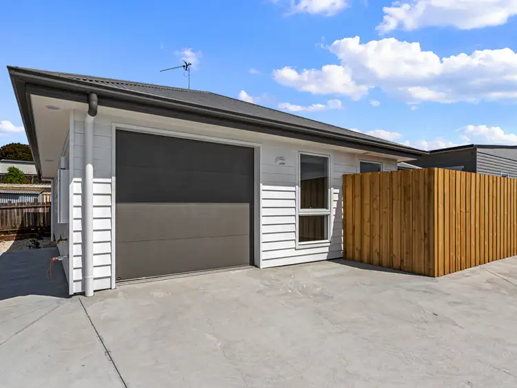 2/17 Middle Road, Devonport TAS 7310