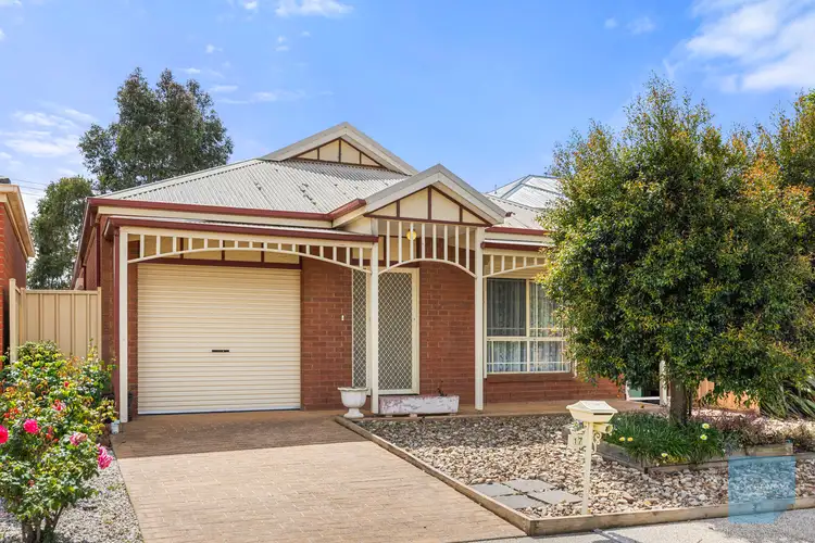 17 St Vincent Way, Caroline Springs VIC 3023