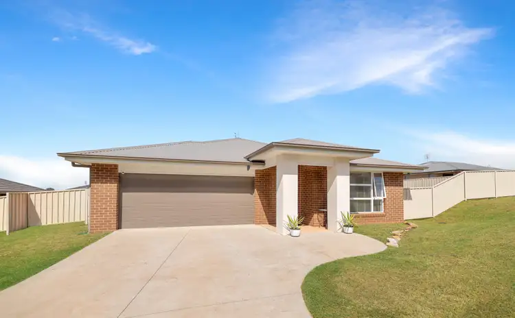 4 Willow Place, Parkes NSW 2870