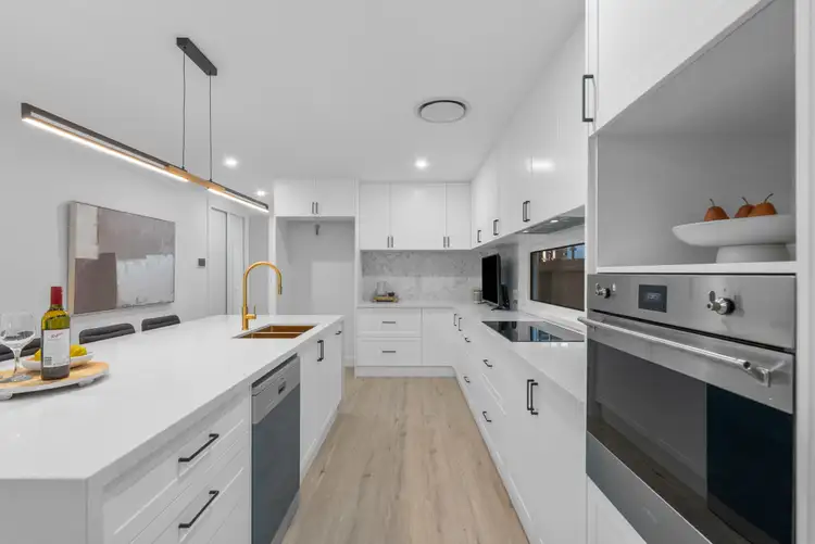 18 Yarrabin Street, Coorparoo QLD 4151