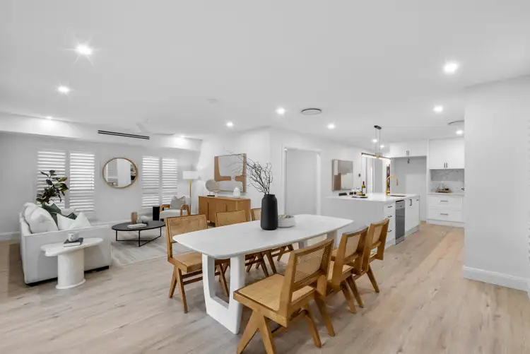 18 Yarrabin Street, Coorparoo QLD 4151