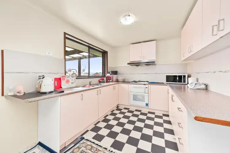 Sixth view of Homely house listing, 8 Kensington Court, Hampton Park VIC 3976