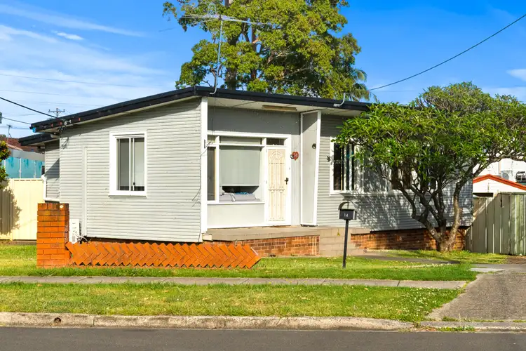 14 Welwyn Road, Canley Heights NSW 2166