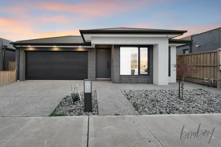 7 Zaatar Street, Mickleham VIC 3064