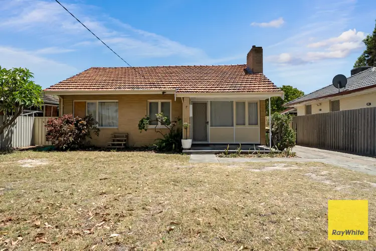 7 Hassett Street, Cloverdale WA 6105