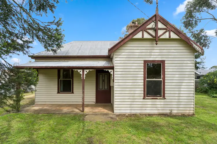 18 Mackinnons Bridge Road, Noorat VIC 3265