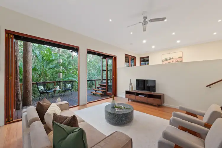16 View Crescent, Arana Hills QLD 4054