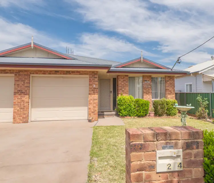 2/4 Parkes Street, Forbes NSW 2871