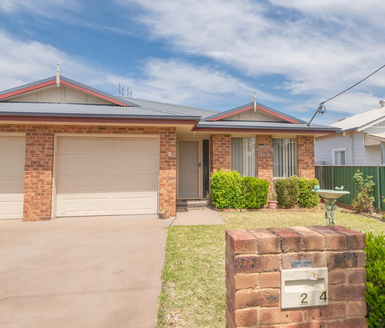 Main view of Homely semi-detached listing, 2/4 Parkes Street, Forbes NSW 2871