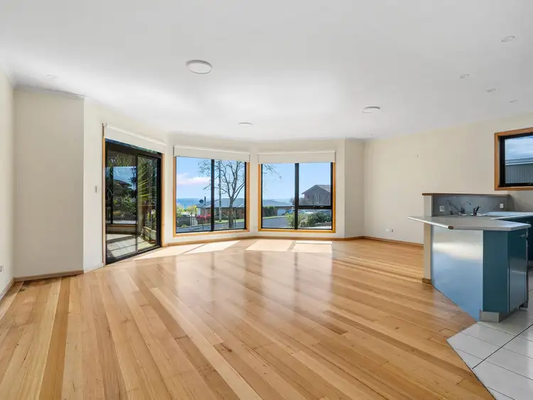 58 South Road, Penguin TAS 7316