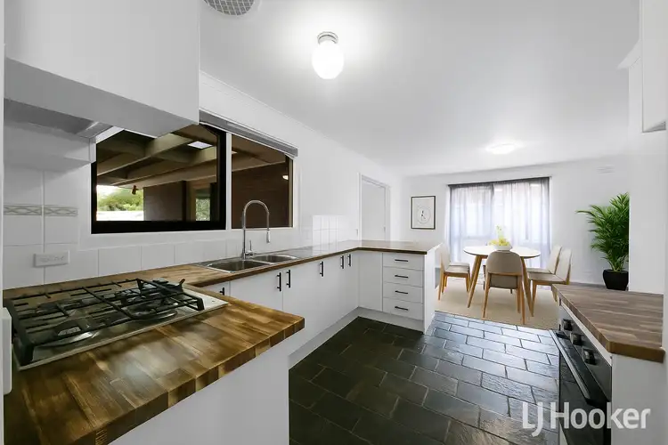 6 Katrina Place, Melton West VIC 3337