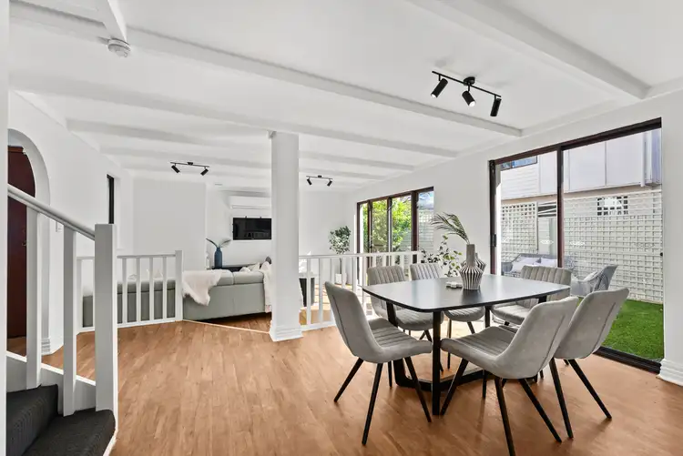 8 Heppingstone Street