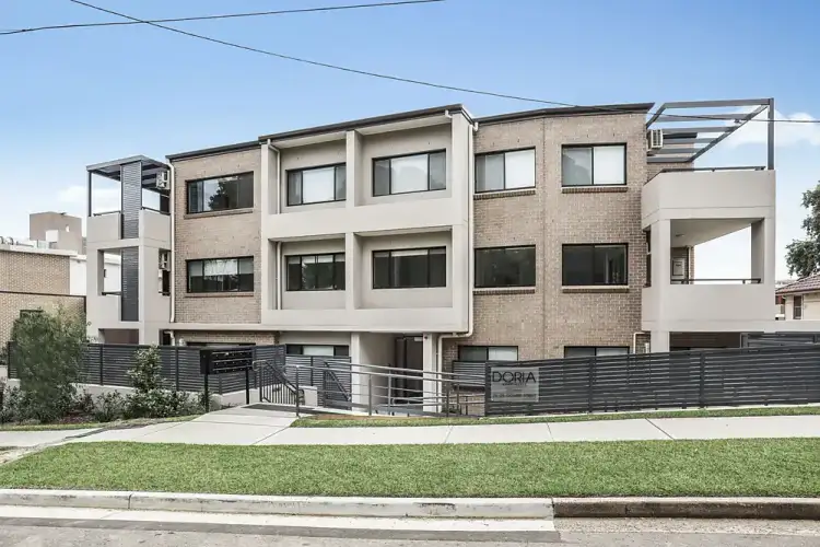 4/26-28 Gover Street, Peakhurst NSW 2210