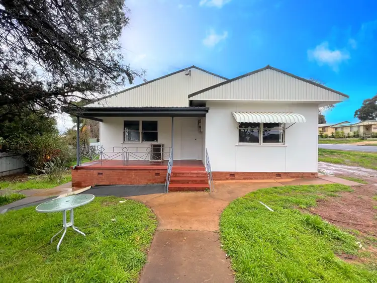15 Fisher Street, Parkes NSW 2870