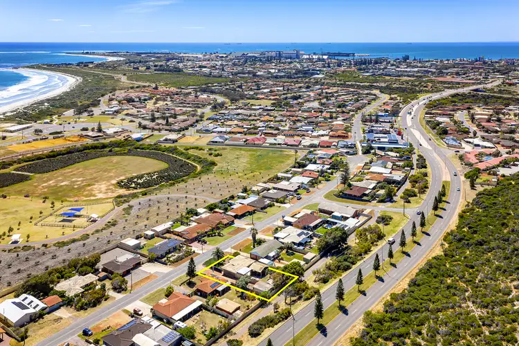 16 Roebuck Street, Mahomets Flats WA 6530