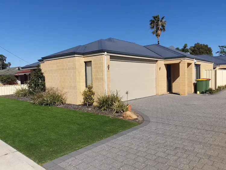 35 Embleton Ave, Embleton WA 6062