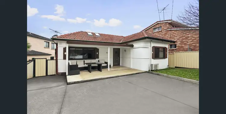 2 Berring Avenue, Roselands NSW 2196
