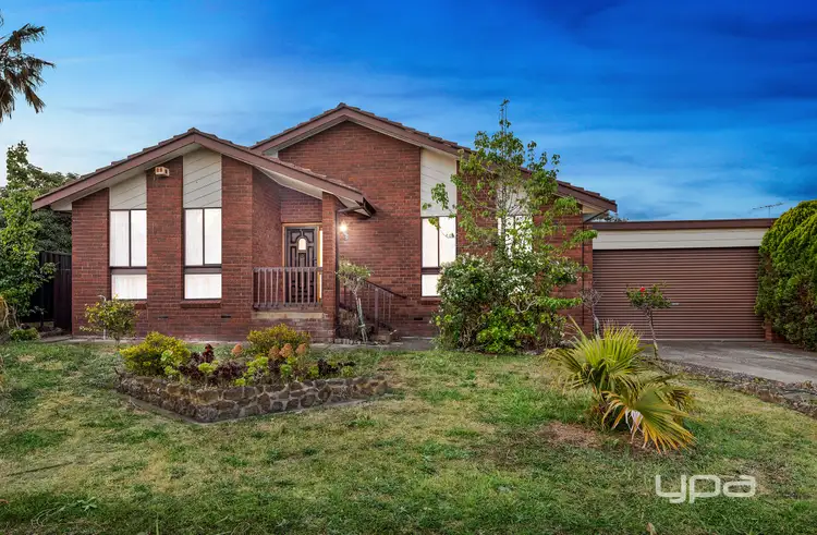 1 Merrafields Court, Taylors Lakes VIC 3038