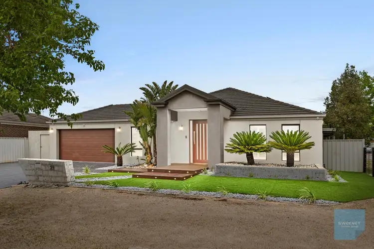 21 Ranmore Grove, Caroline Springs VIC 3023