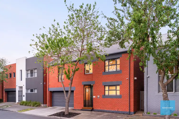 4 Beacon Lane, Caroline Springs VIC 3023