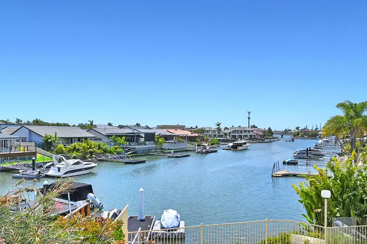 32 Cockleshell Court, Runaway Bay QLD 4216