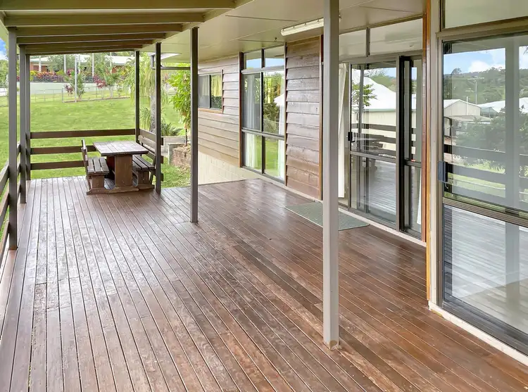 4 Alamanda Cl, Yungaburra QLD 4884