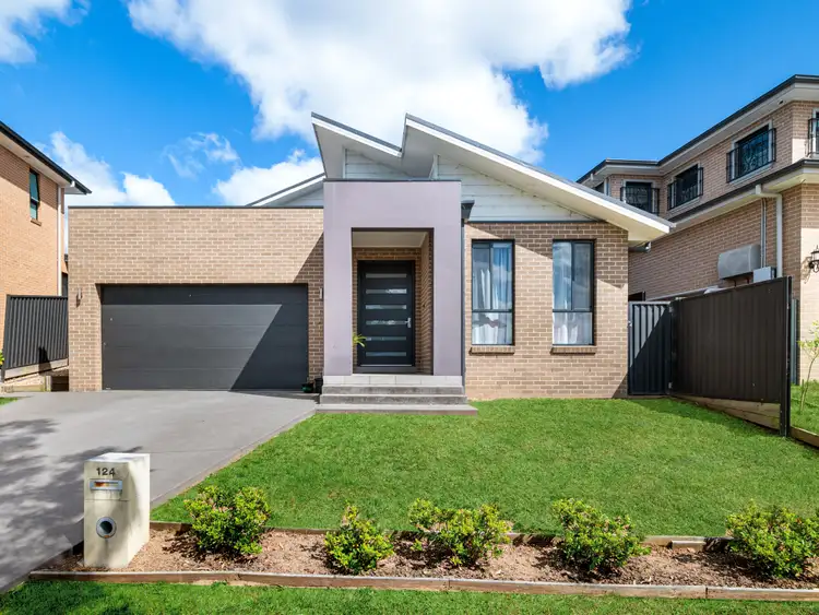 124 & 124a University Drive