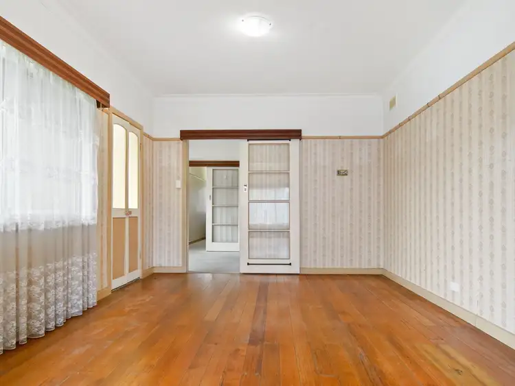 10 King George Parade