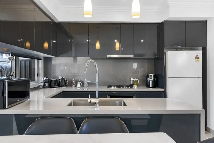 6A Upwey Place, St Johns Park NSW 2176