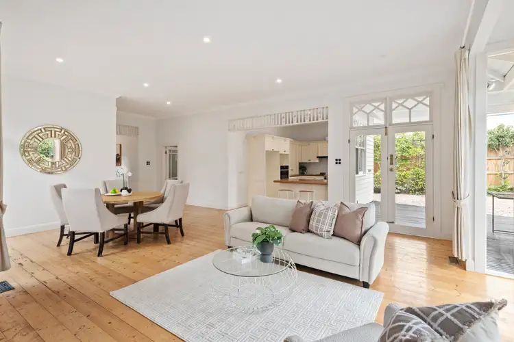 11 Inglisby Road, Mont Albert VIC 3127