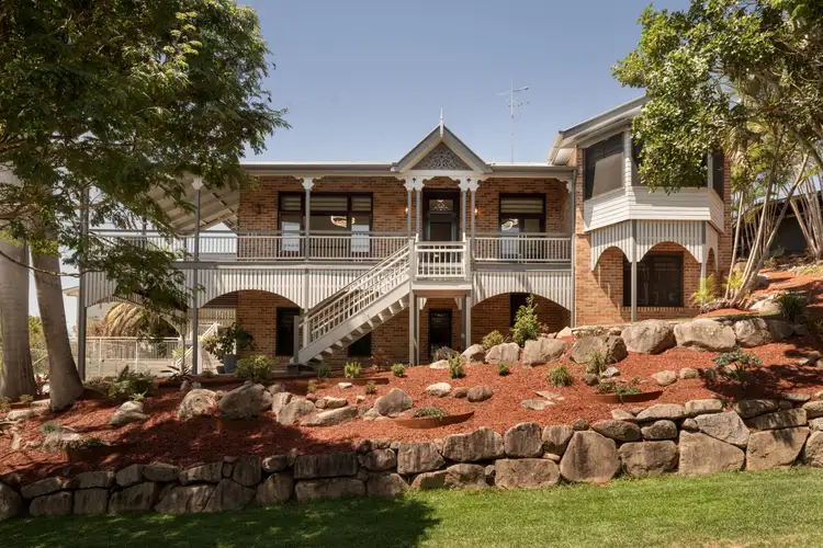 32 Tristania Drive, Bardon QLD 4065