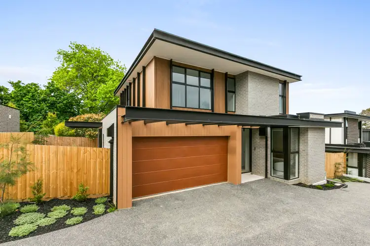 4/3 Mervyn Crescent, Ivanhoe VIC 3079