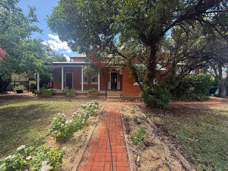 15 Napier Street, Condobolin NSW 2877