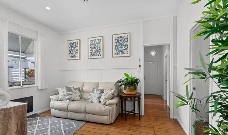 9 Moffatt Street, Ipswich QLD 4305